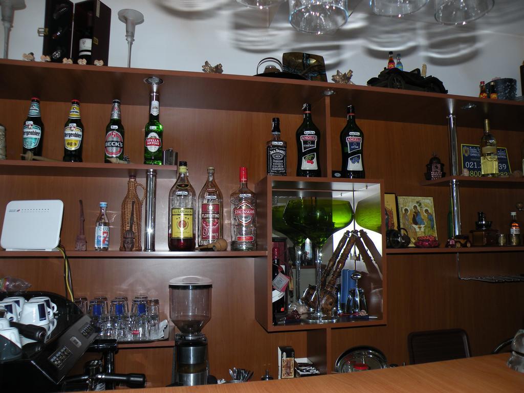 Piatra Neamţ 八角旅馆酒店 外观 照片